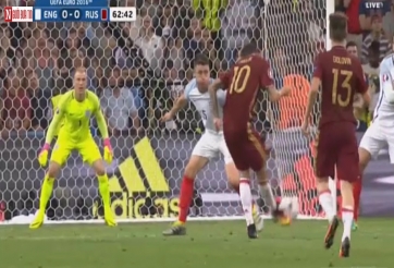 VIDEO: Smolov bên phía đội tuyển Nga có pha dứt điểm cực kỳ nguy hiểm